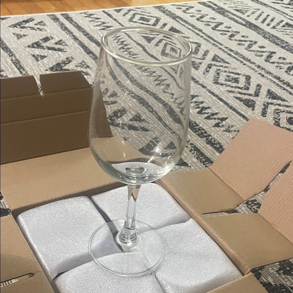 Crystal Clear Stemmed Wine Glass